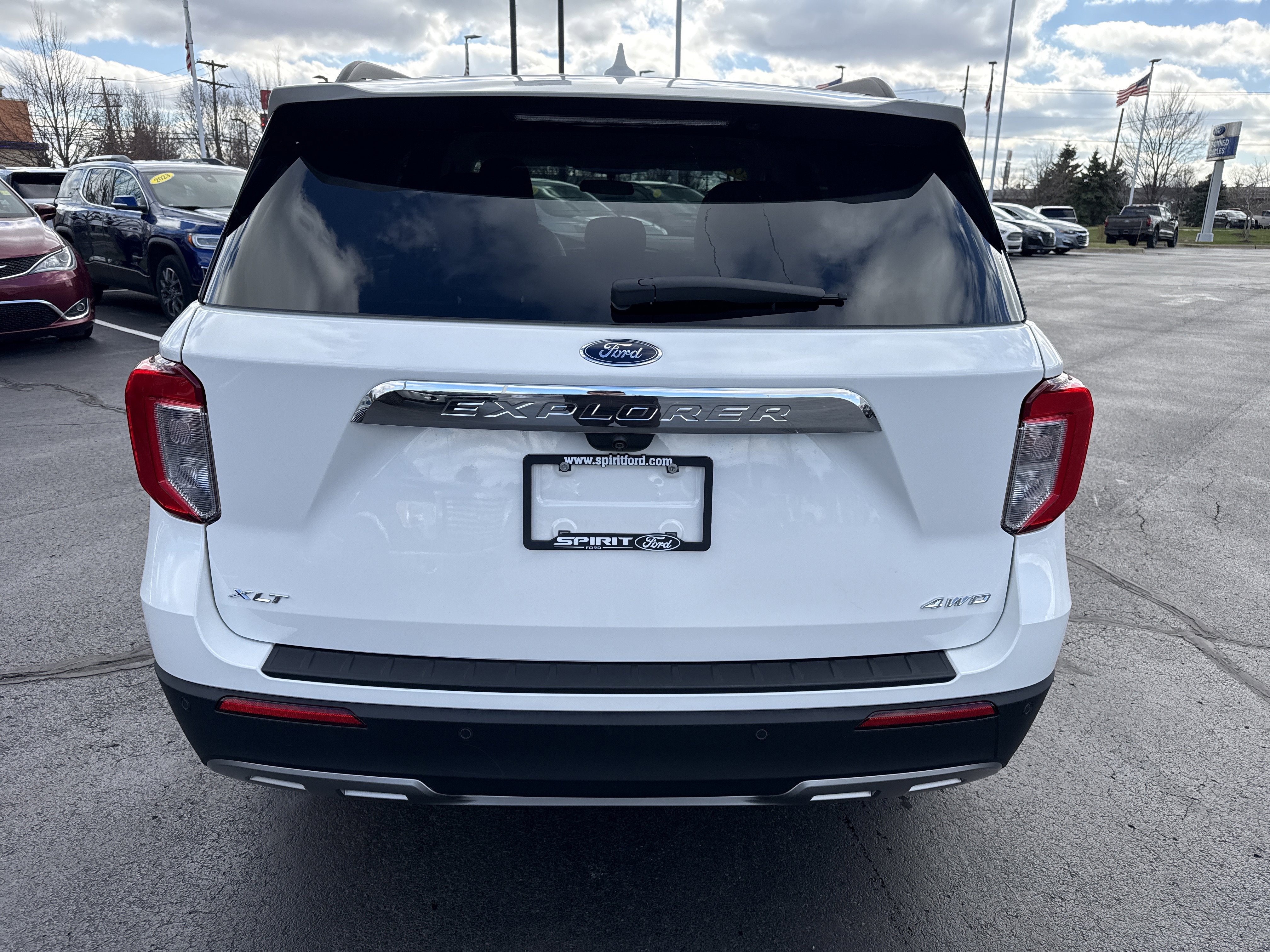 Used 2023 Ford Explorer XLT w/ Equipment Group 202A image 6