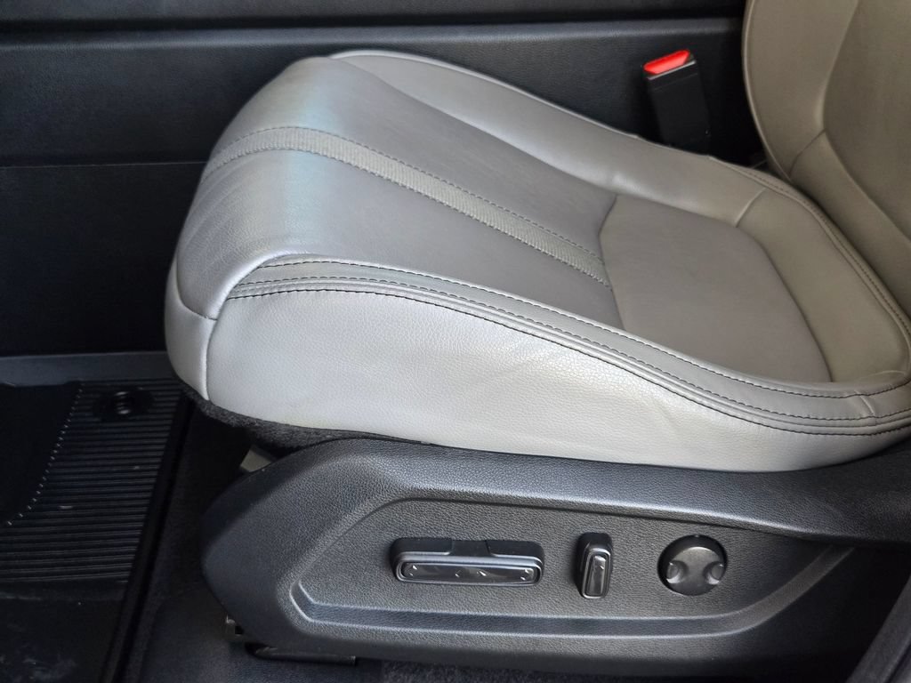 Used 2024 Honda Pilot Touring image 14