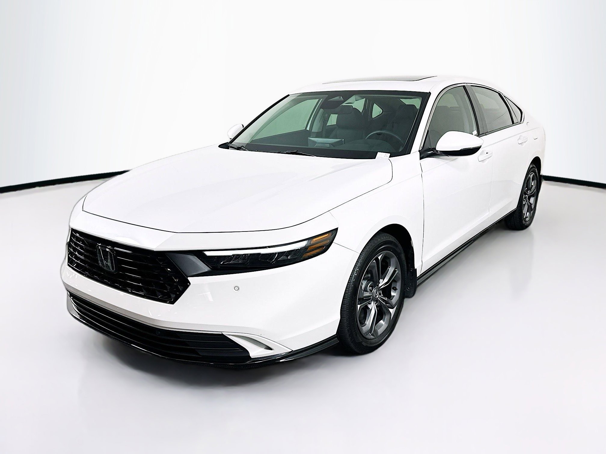 Used 2025 Honda Accord EX-L image 3