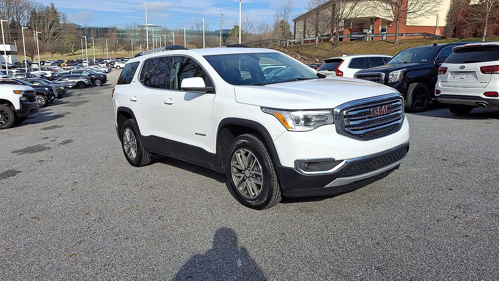 Certified 2019 GMC Acadia SLE w/ Driver Alert Package I image 2
