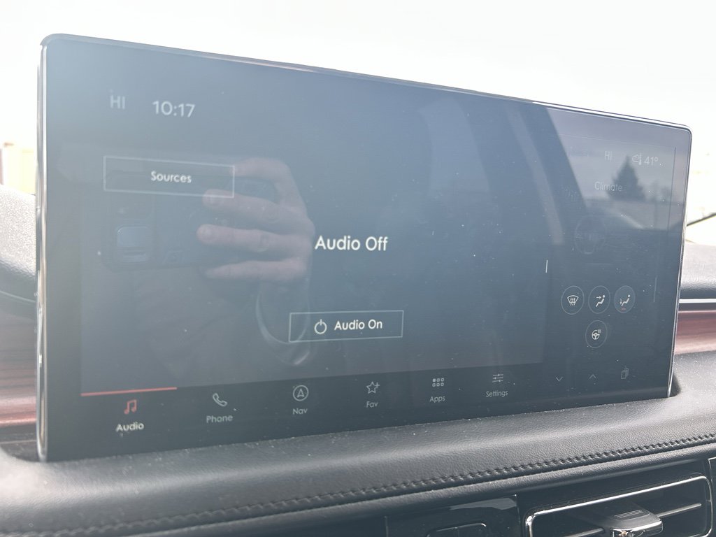 Used 2023 Lincoln Nautilus Reserve image 12