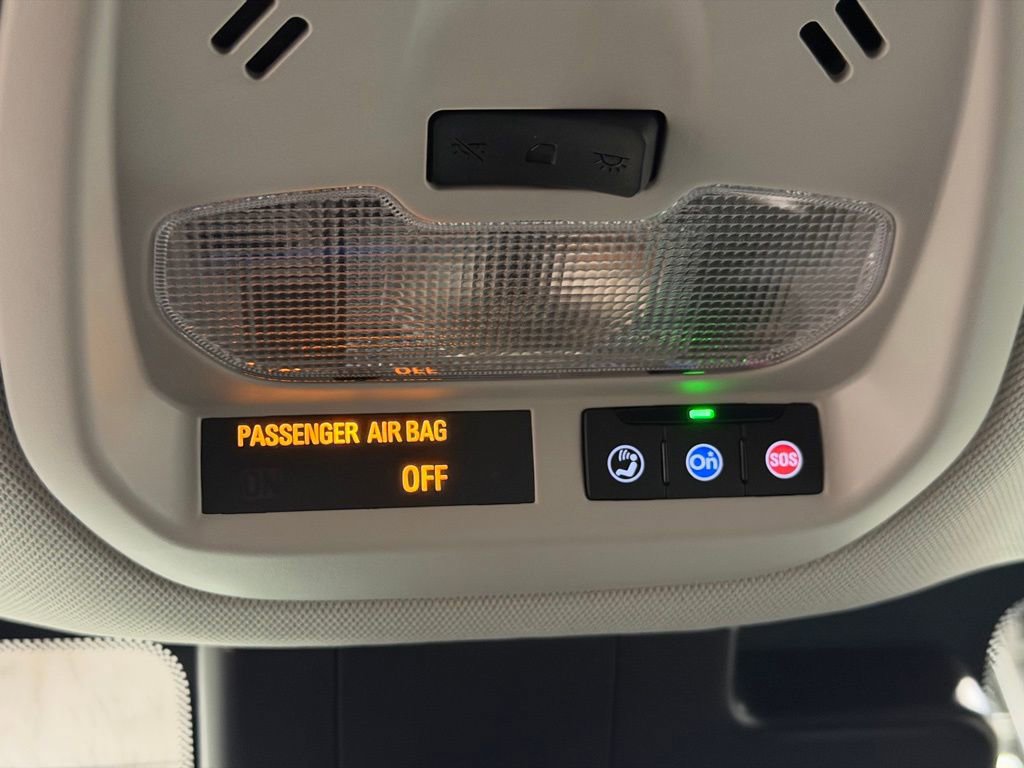 Certified 2025 Chevrolet Trax LT w/ LT Convenience Package image 31