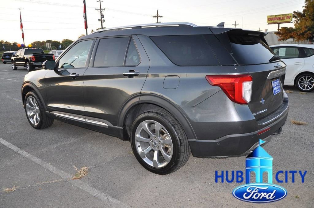 Used 2020 Ford Explorer Platinum w/ Premium Technology Package image 3
