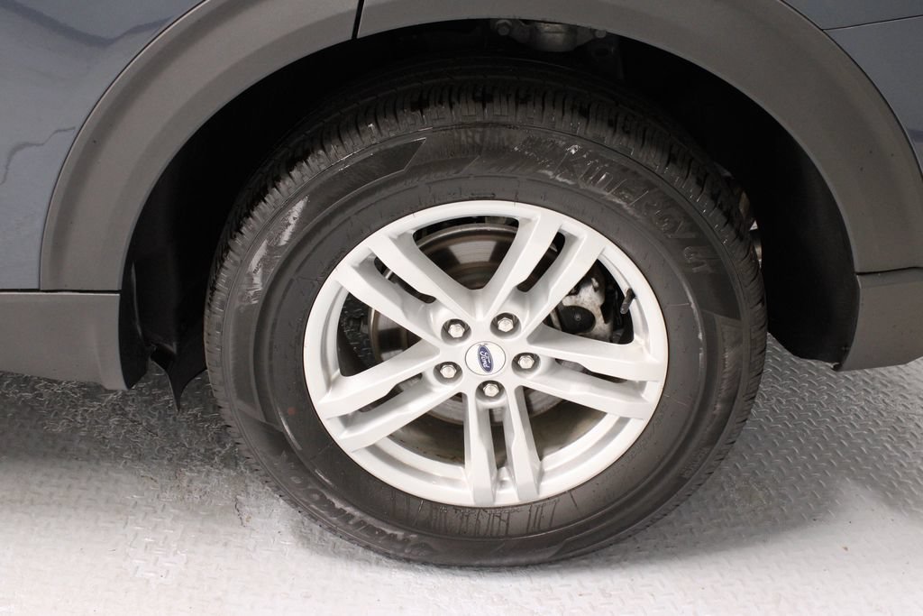 Used 2024 Ford Explorer XLT w/ Equipment Group 202A AWD/4WD image 19