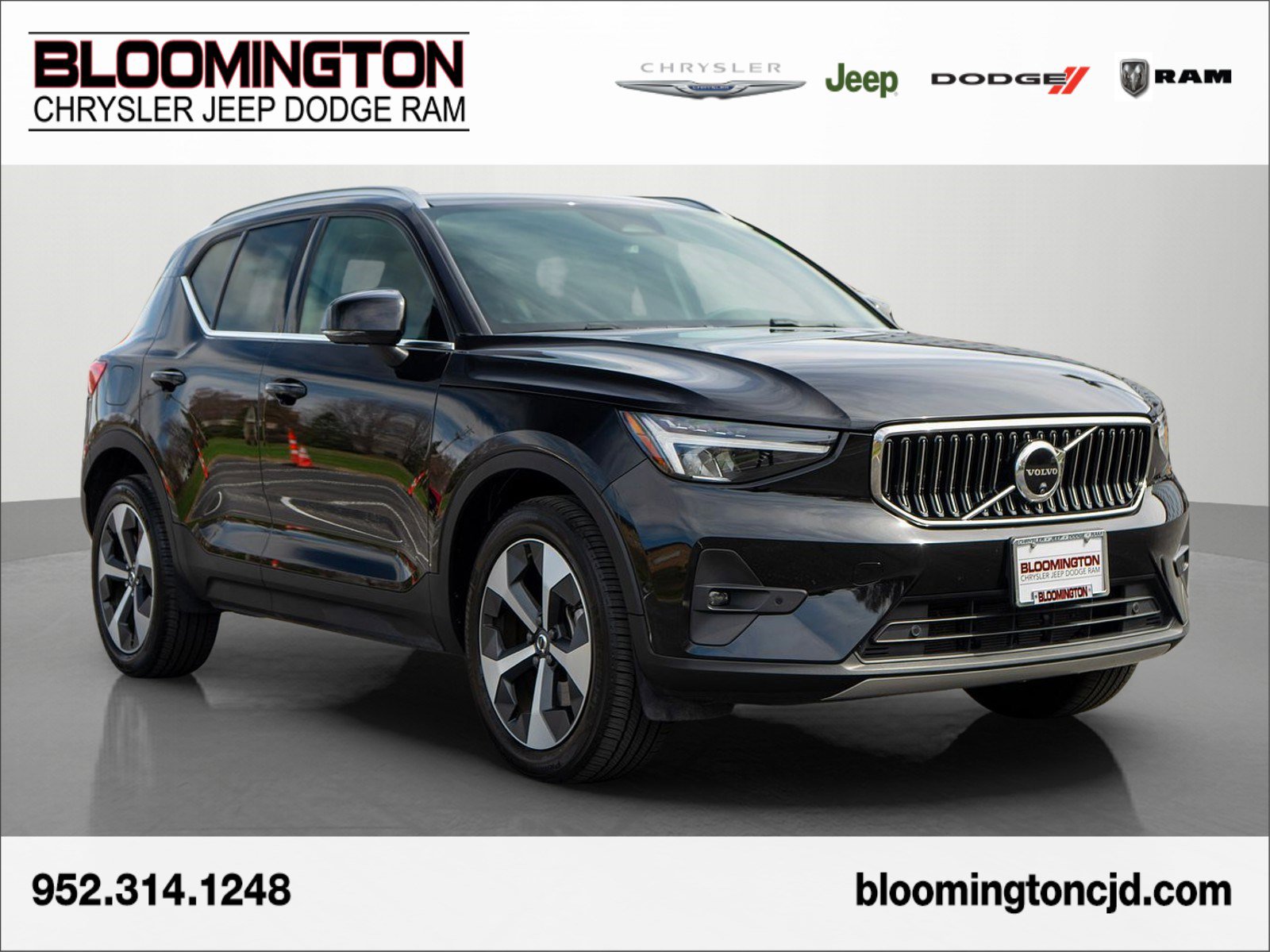 Used 2025 Volvo XC40 B5 Plus