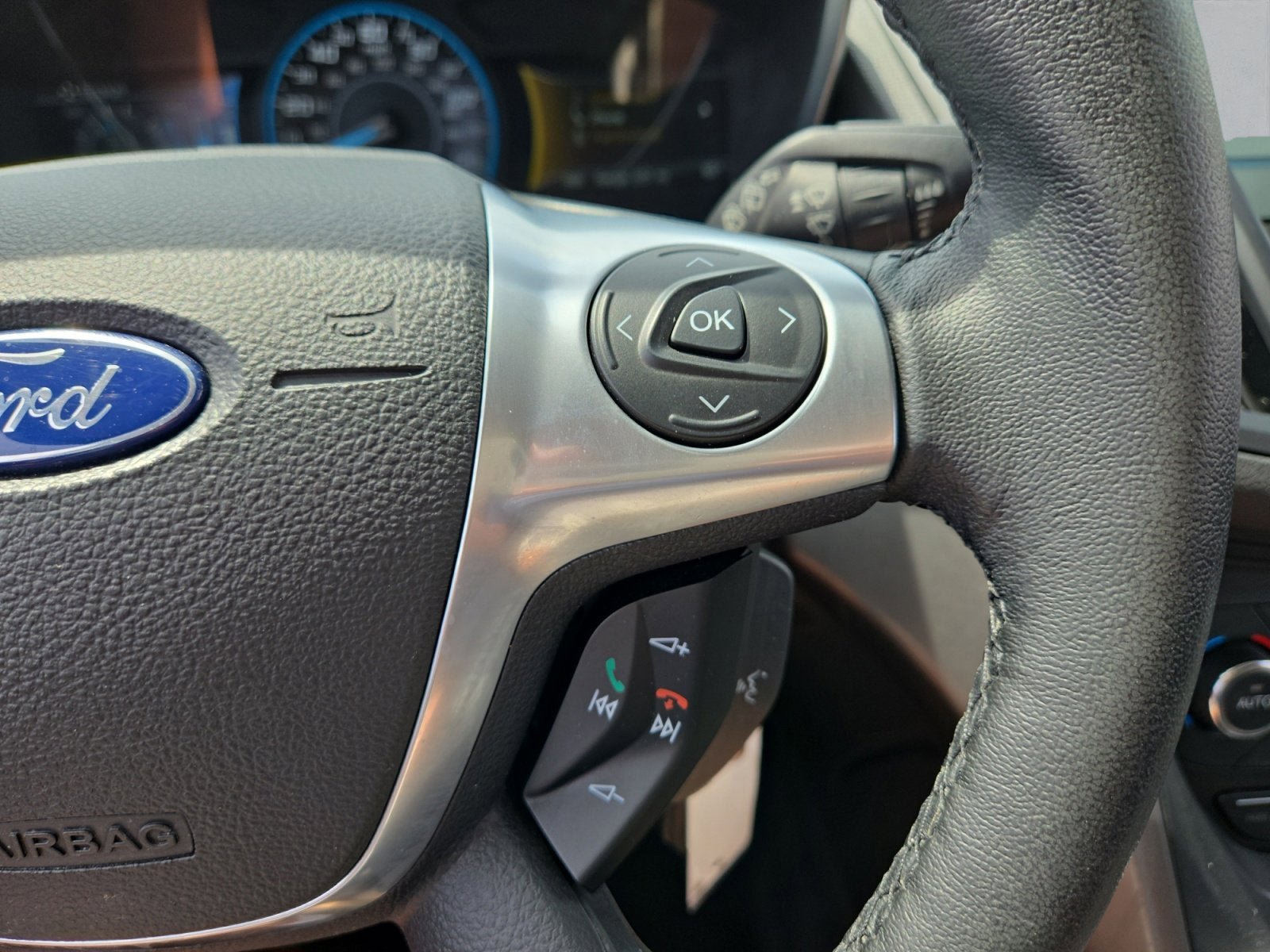 Used 2017 Ford C-MAX Energi SE w/ Equipment Group 401A FWD image 15