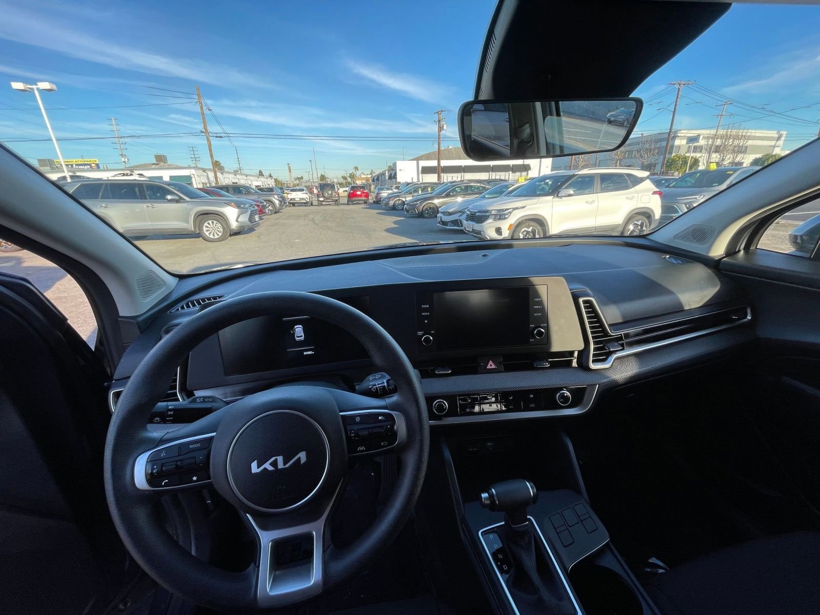Used 2025 Kia Sportage LX FWD image 33