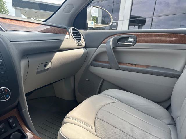 Used 2010 Buick Enclave CXL w/ Trailering Provision Package AWD/4WD image 17