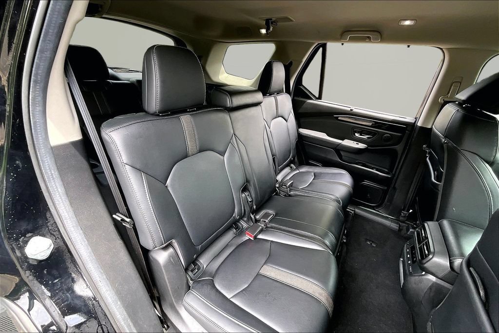 Used 2025 Honda Pilot EX-L image 19