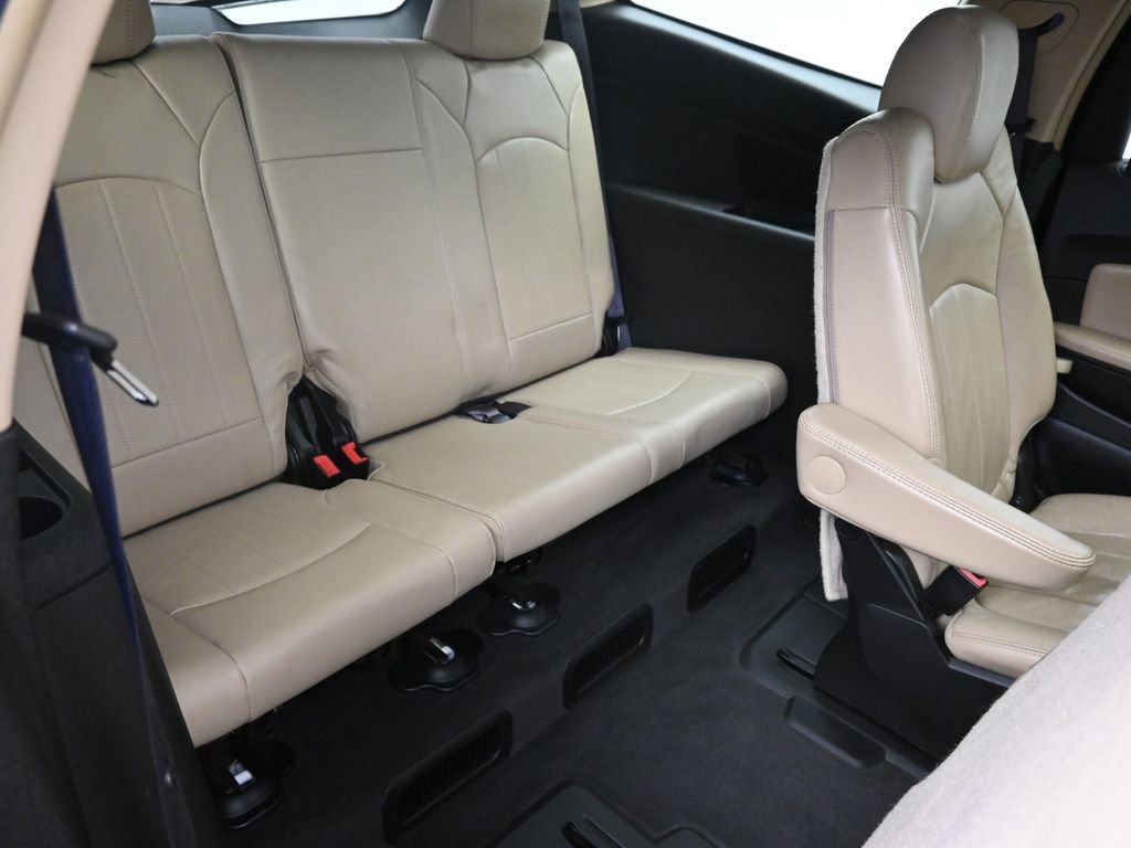 Used 2009 Chevrolet Traverse LTZ image 34