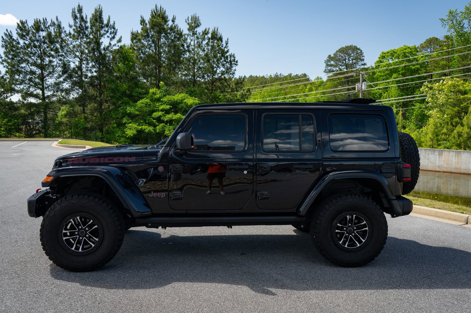 Used 2024 Jeep Wrangler Unlimited Rubicon AWD/4WD image 5