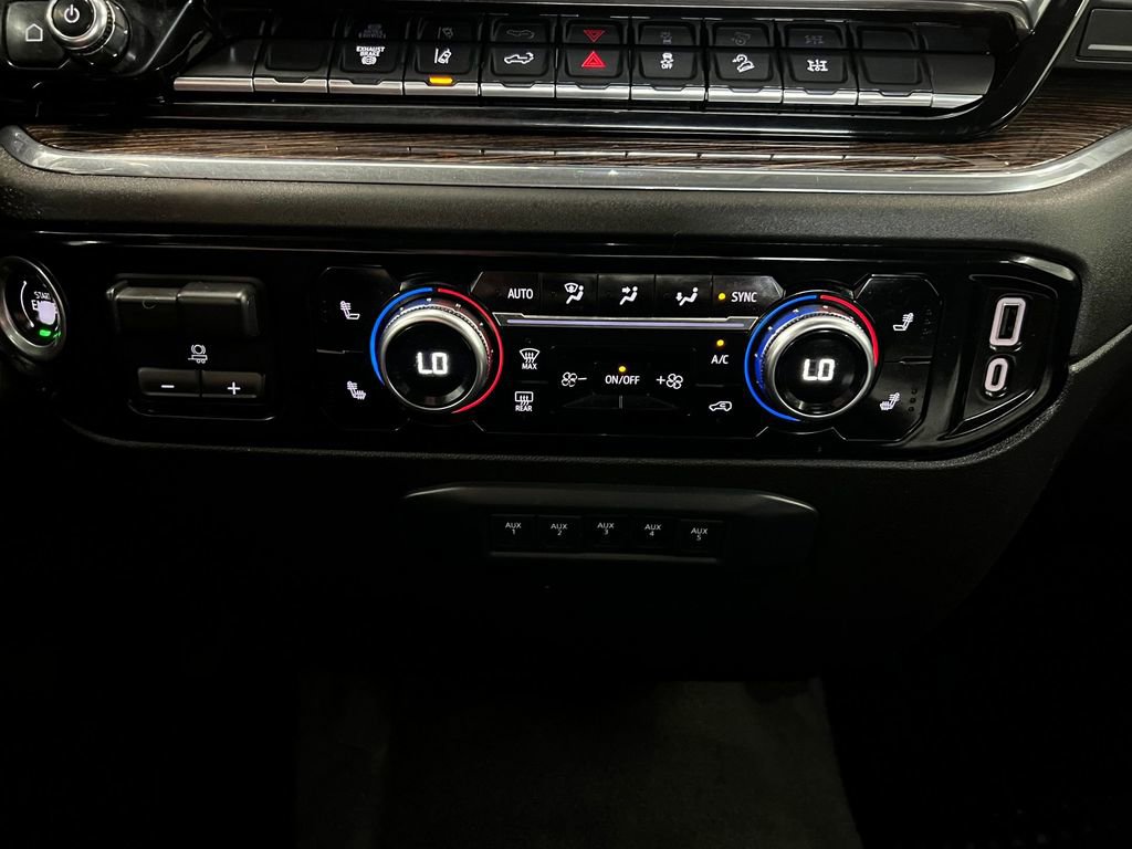 Used 2024 GMC Sierra 3500 SLE w/ SLE Value Package AWD/4WD image 15