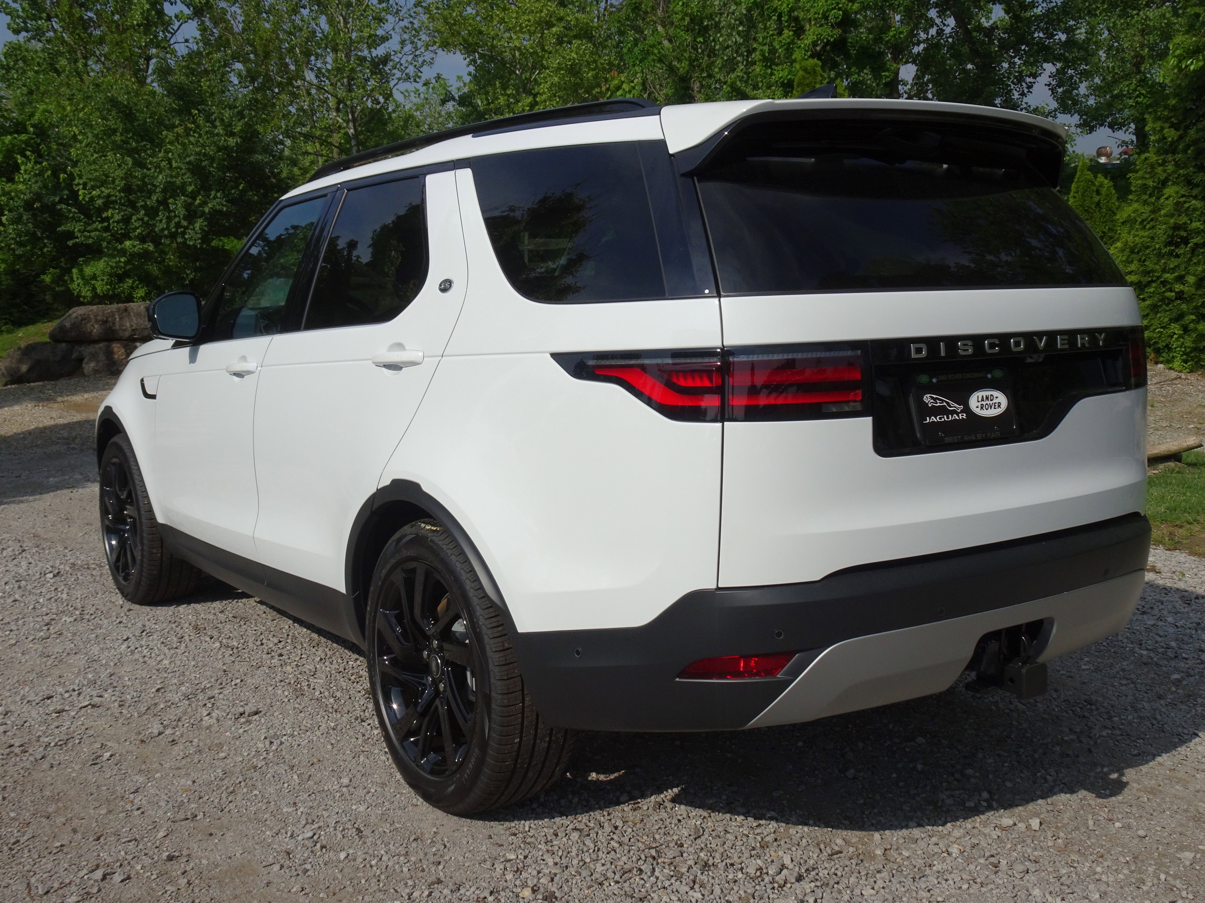 New 2025 Land Rover Discovery S image 10