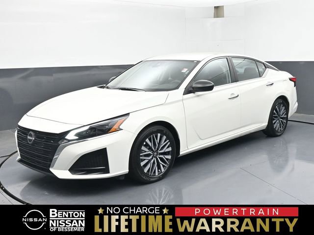 Used 2025 Nissan Altima 2.5 SV FWD image 1