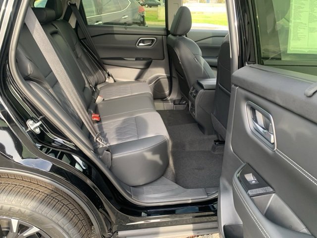 New 2026 Nissan Rogue Platinum image 33