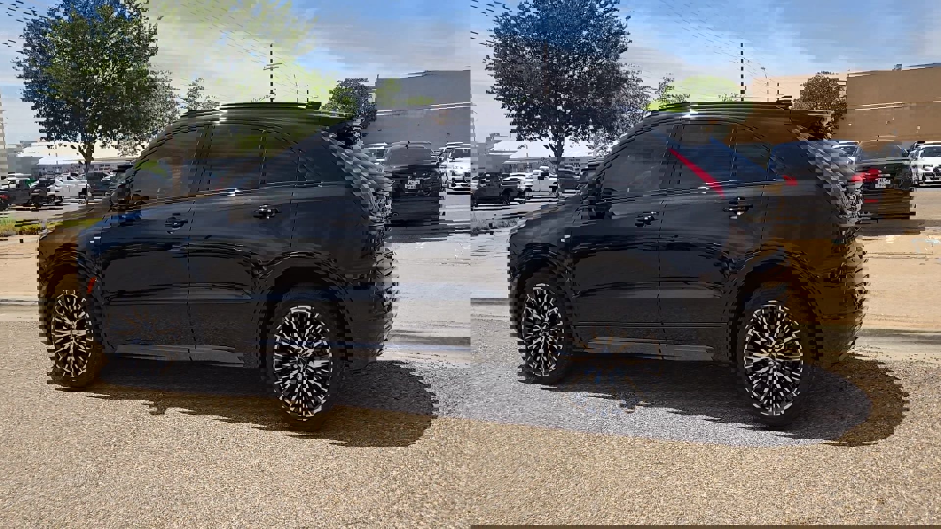 Used 2024 Cadillac XT4 Sport FWD image 6