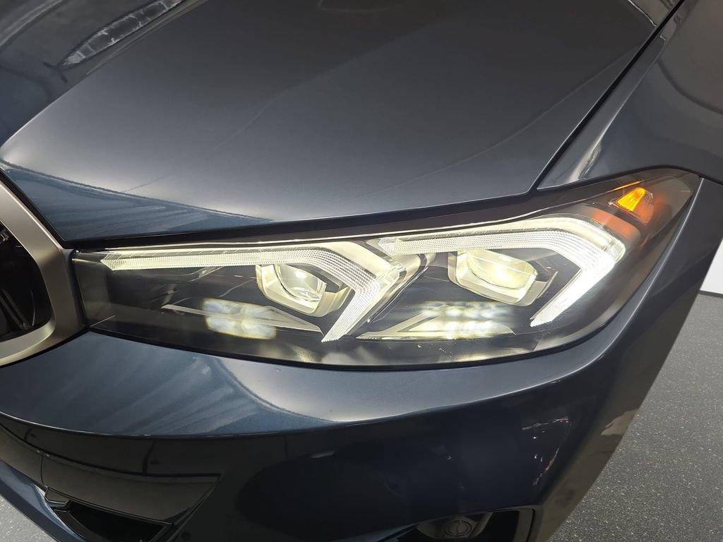 Used 2026 BMW 330i xDrive Sedan w/ Premium Package AWD/4WD image 32