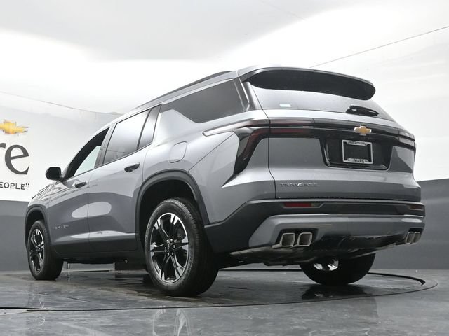New 2027 Chevrolet Traverse LT w/ Sun and Wheel Package FWD image 5