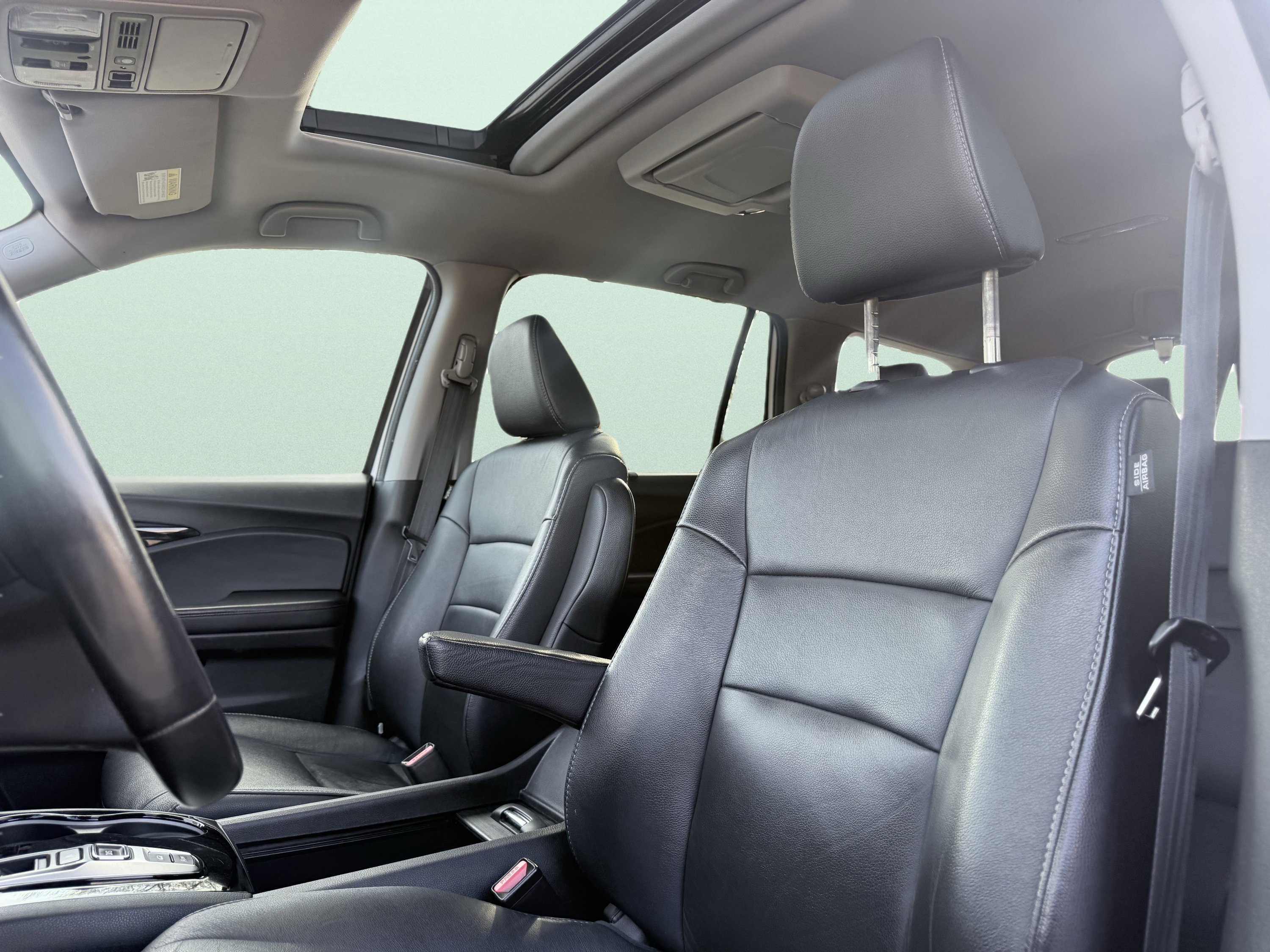 Used 2022 Honda Pilot Touring image 4