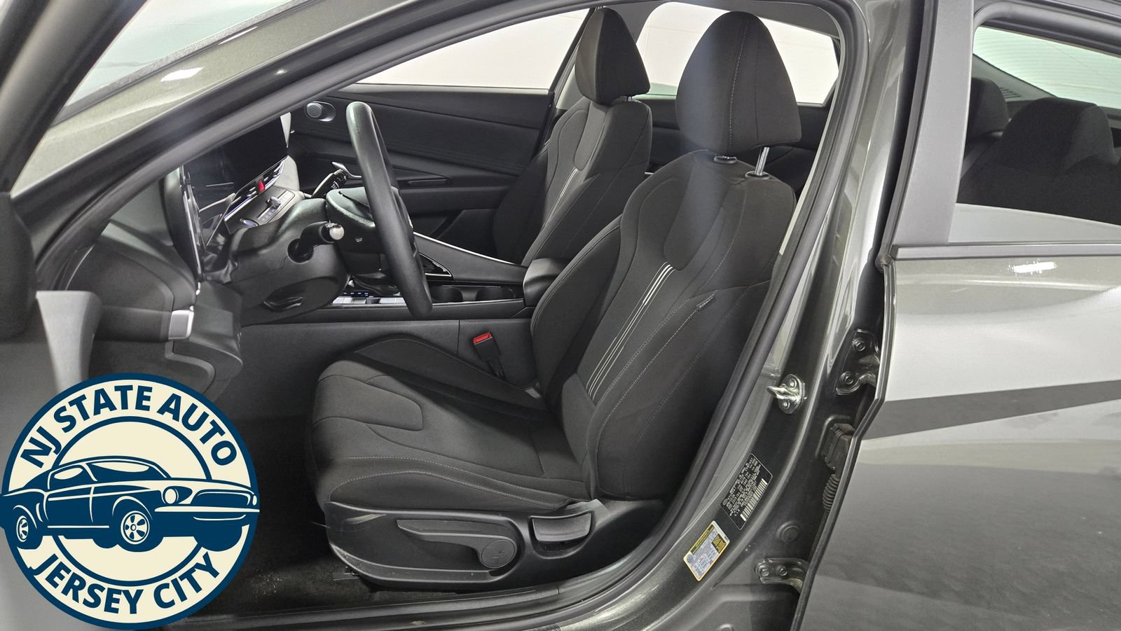 Used 2024 Hyundai Elantra Blue FWD image 25
