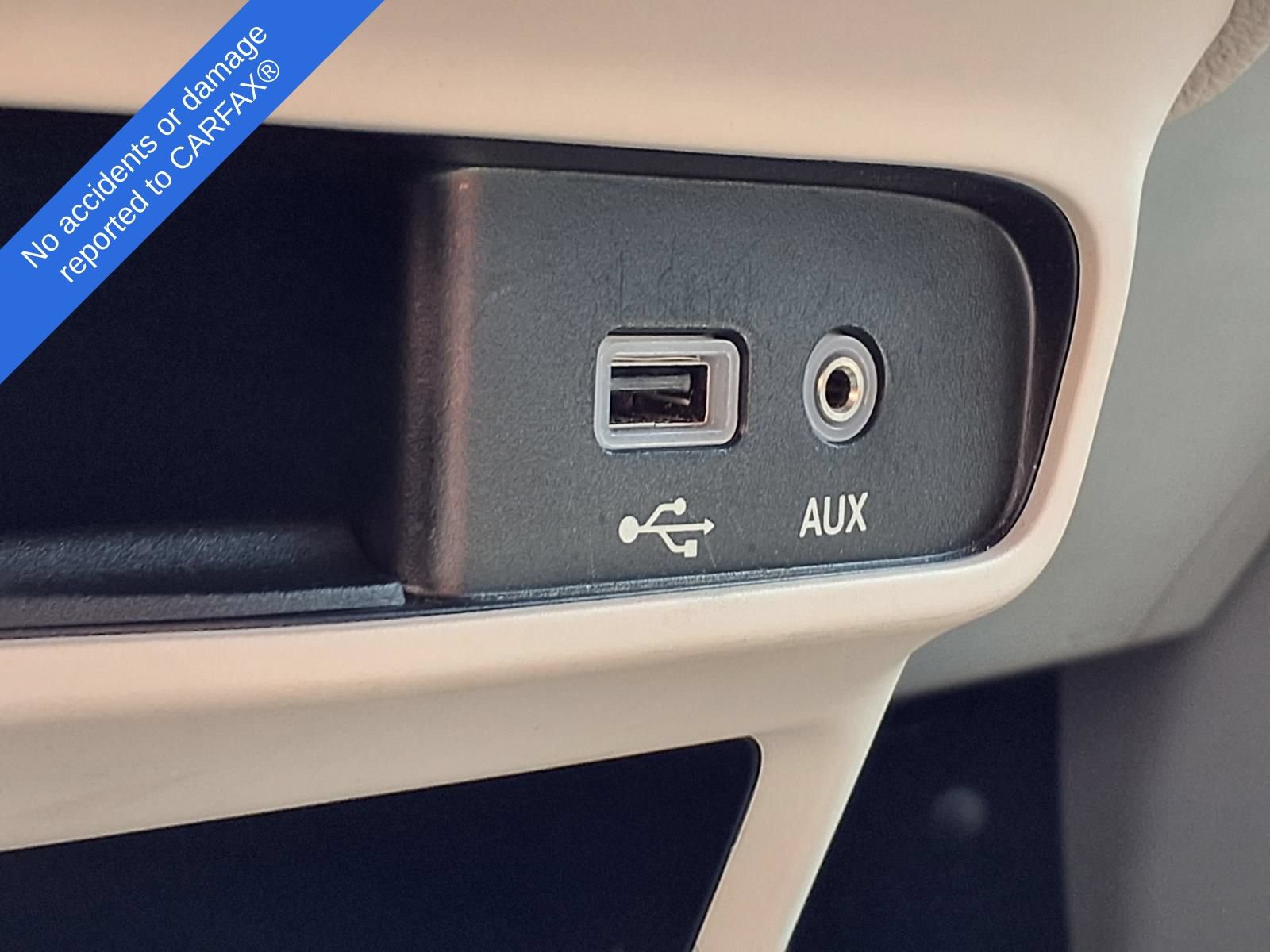 Used 2018 Chrysler Pacifica Touring-L FWD image 27