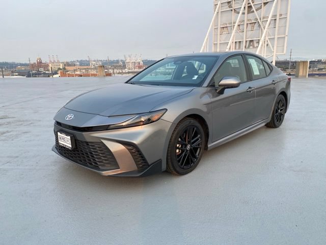 Used 2025 Toyota Camry SE FWD image 4