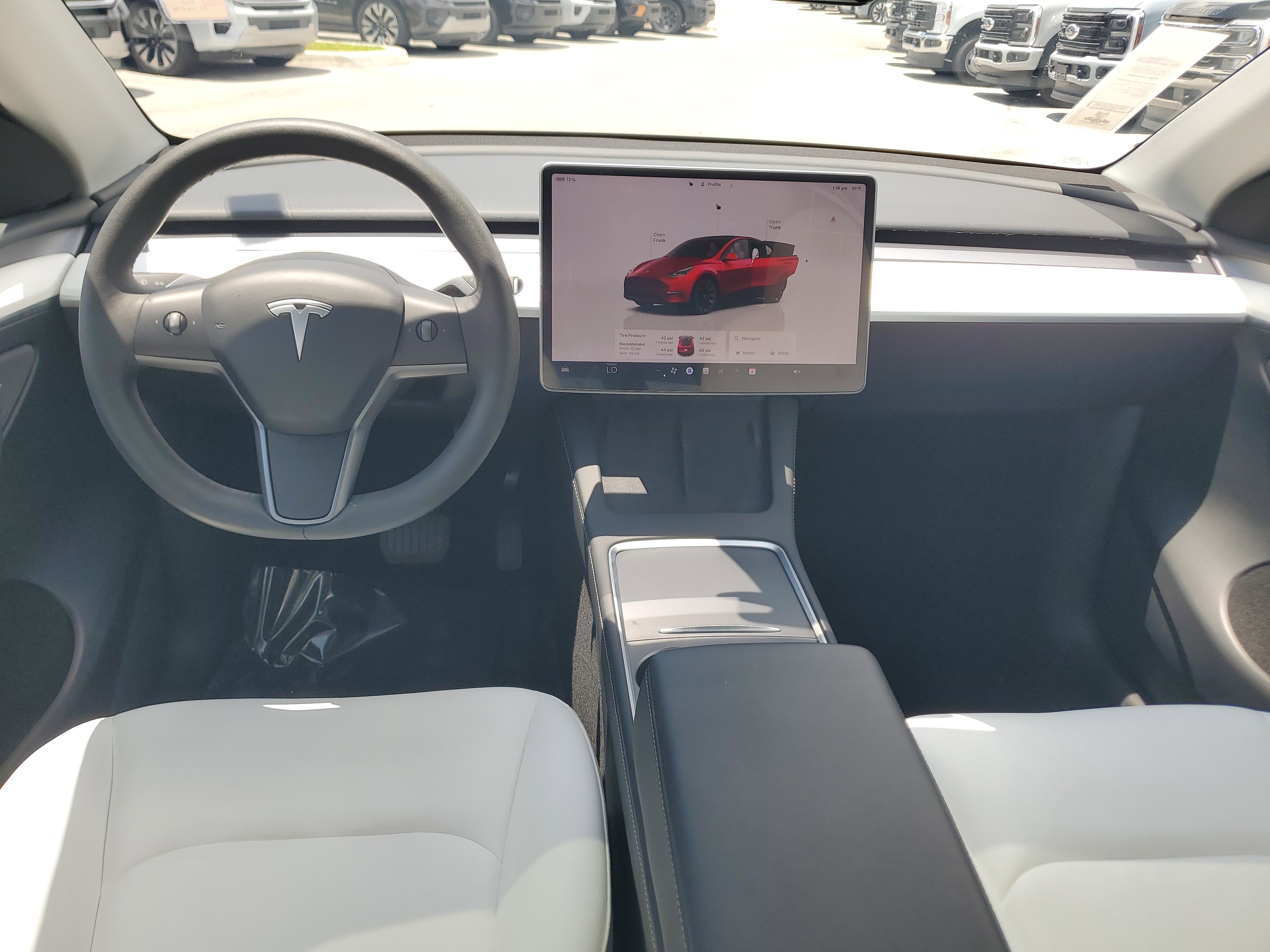 Used 2024 Tesla Model Y Long Range RWD image 17