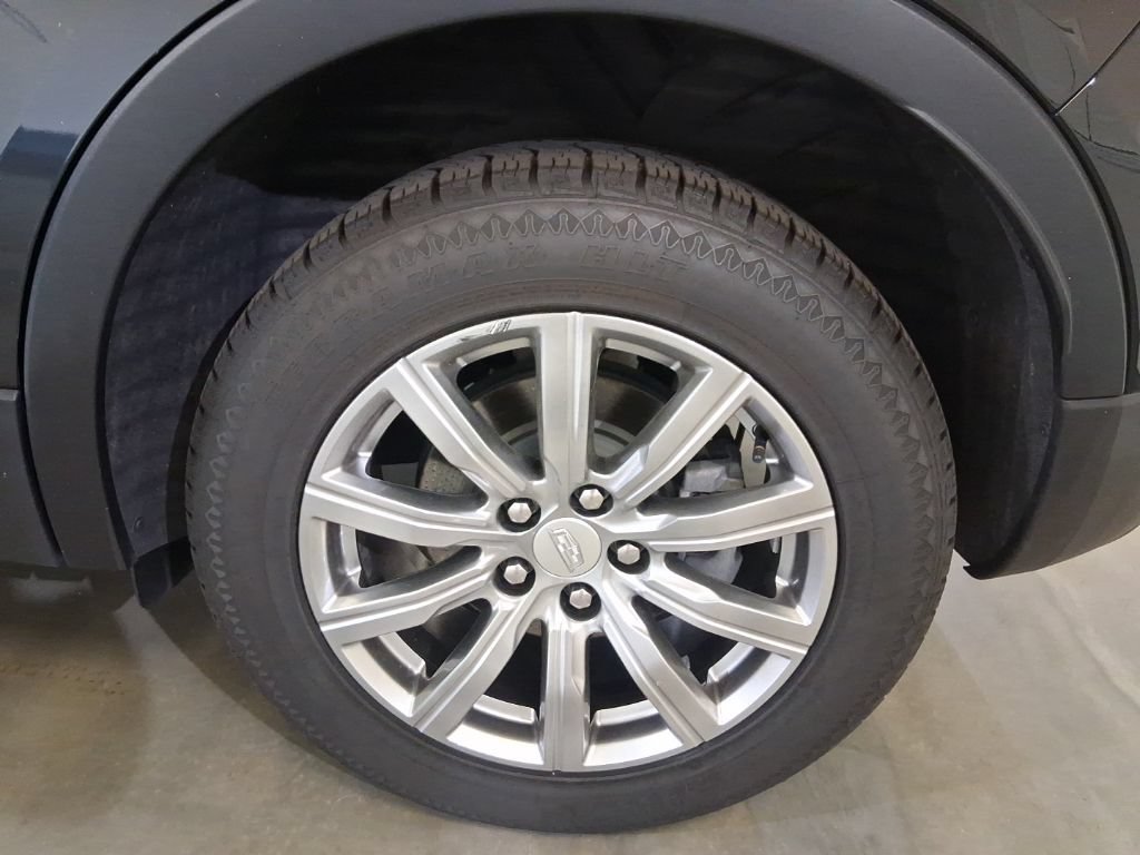Used 2023 Cadillac XT4 Premium Luxury w/ Cold Weather Package AWD/4WD image 17