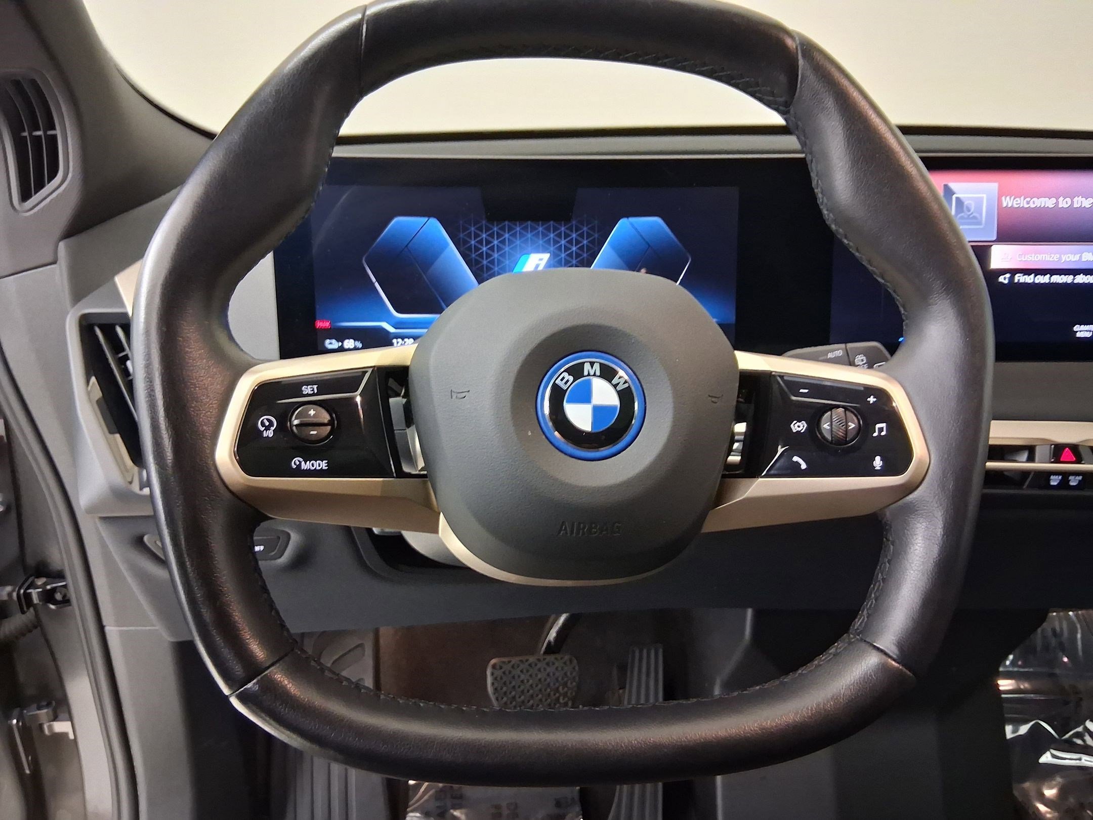 Used 2023 BMW iX xDrive50 w/ Sport Package image 14