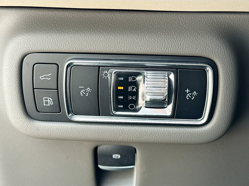 Used 2024 Lincoln Nautilus Reserve w/ Equipment Group 202A AWD/4WD image 11