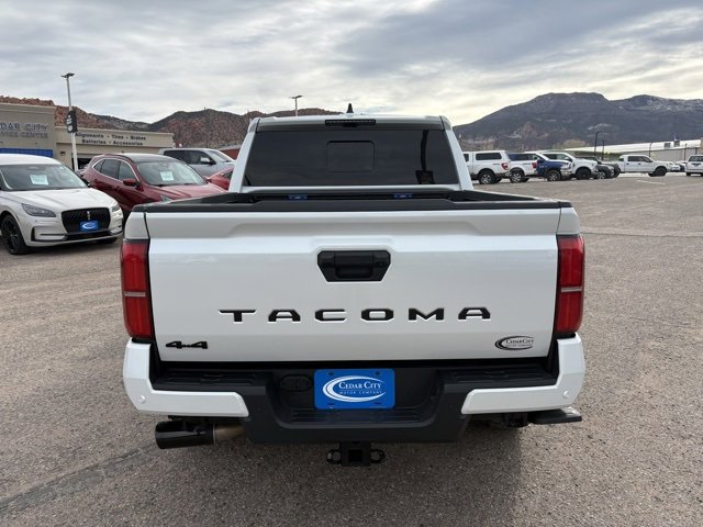 Used 2024 Toyota Tacoma TRD Sport w/ TRD Sport Upgrade Package image 4