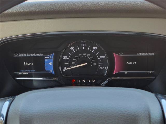 Used 2017 Lincoln Navigator Select RWD image 11