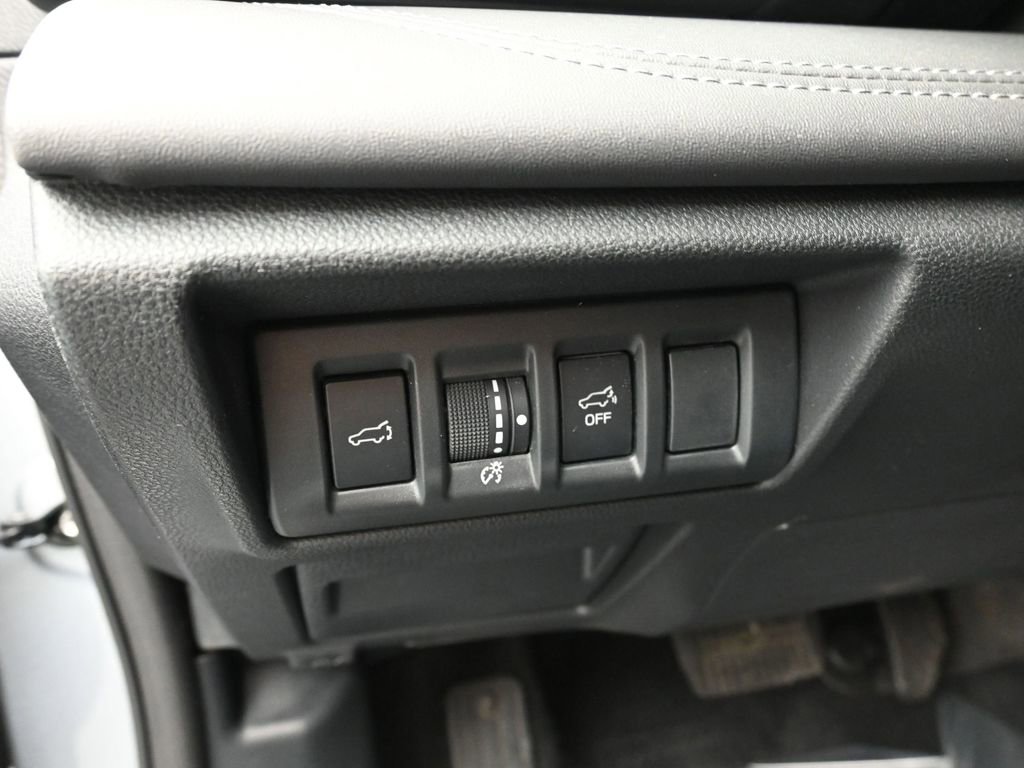 Used 2025 Subaru Outback Touring XT image 19