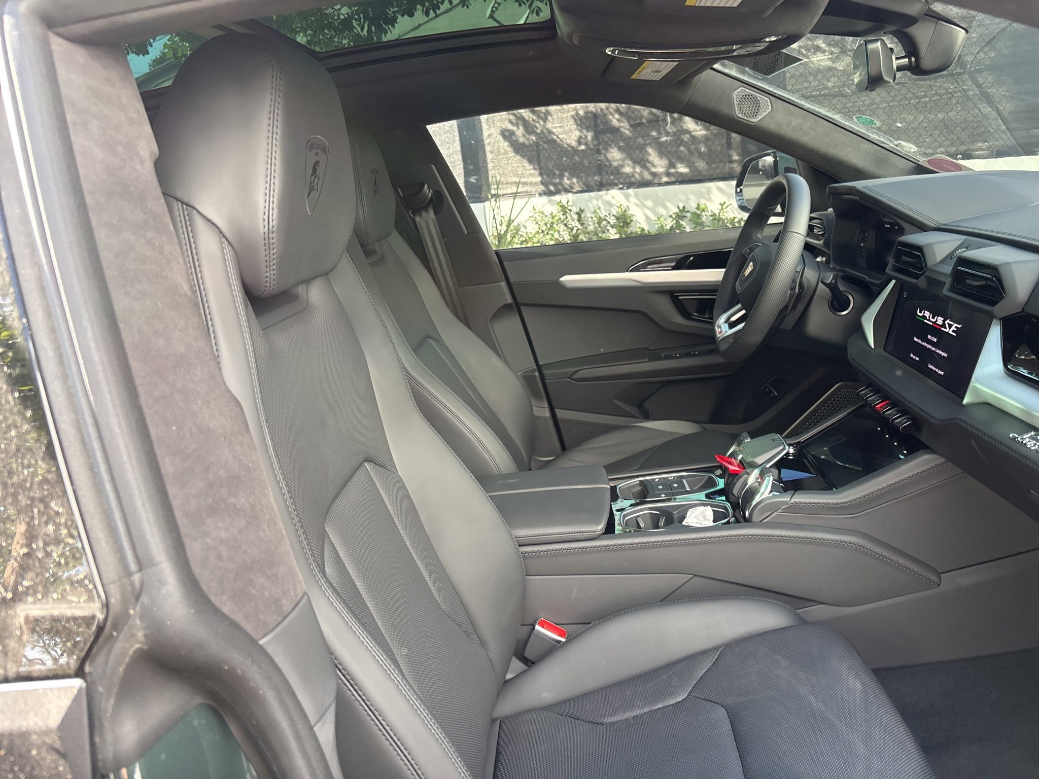 Used 2025 Lamborghini Urus SE image 11