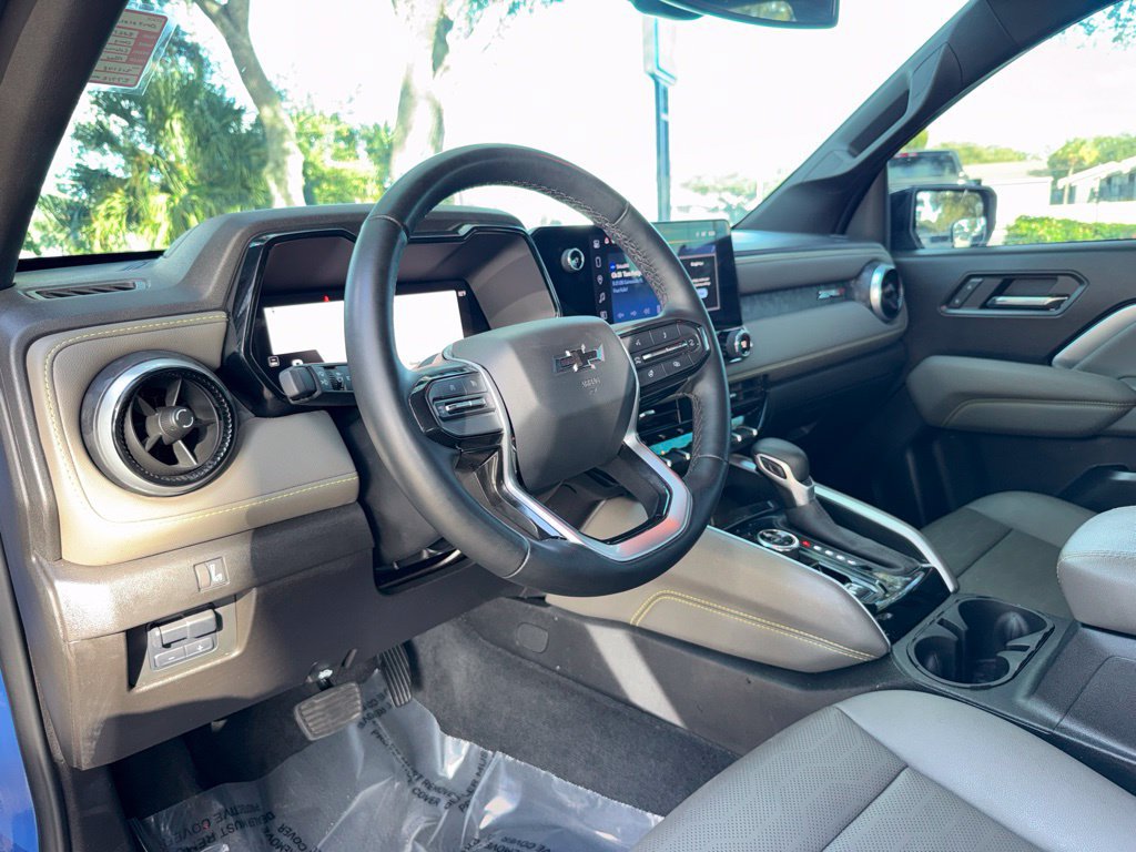 Used 2025 Chevrolet Colorado ZR2 w/ Technology Package AWD/4WD image 19