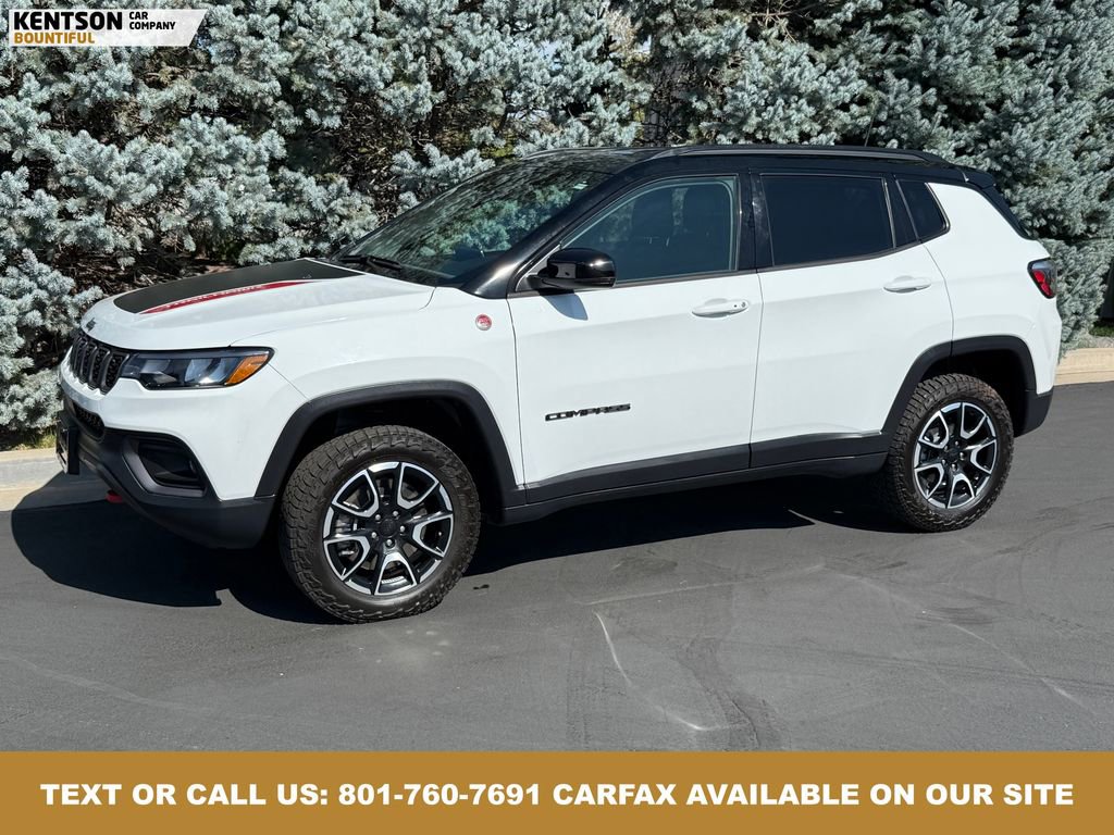 Used 2024 Jeep Compass Trailhawk image 1