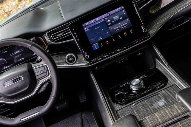 Used 2022 Jeep Wagoneer Series III w/ Flexible Seating Group image 19