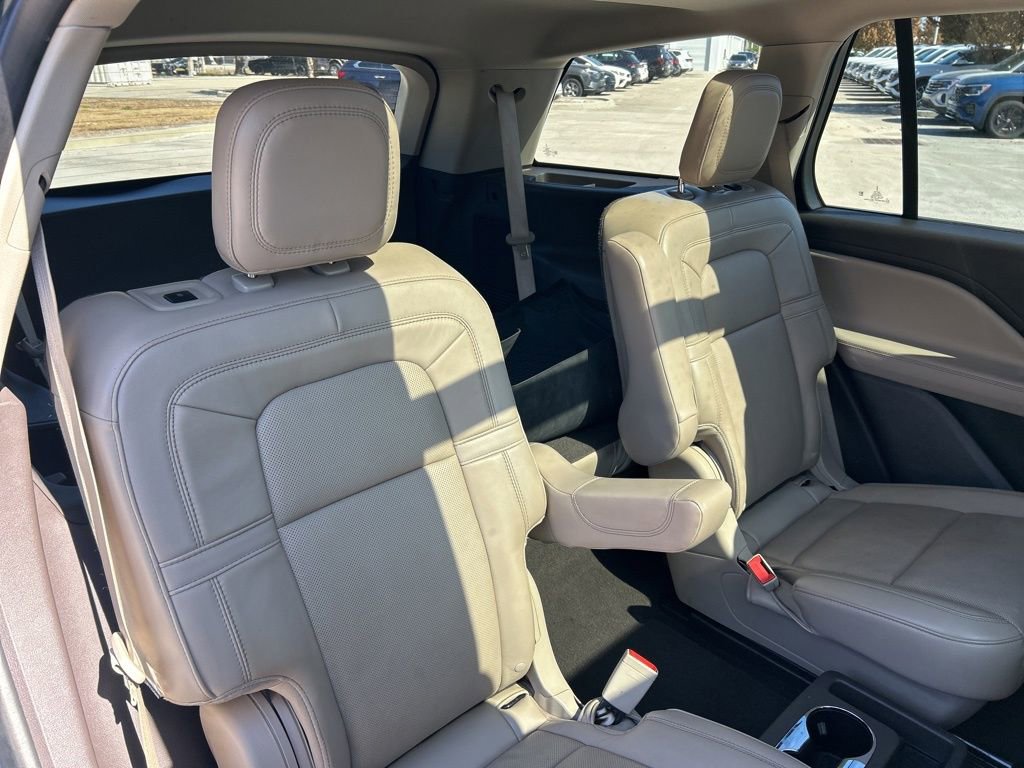 Used 2022 Lincoln Aviator Reserve w/ Elements Package Plus image 47