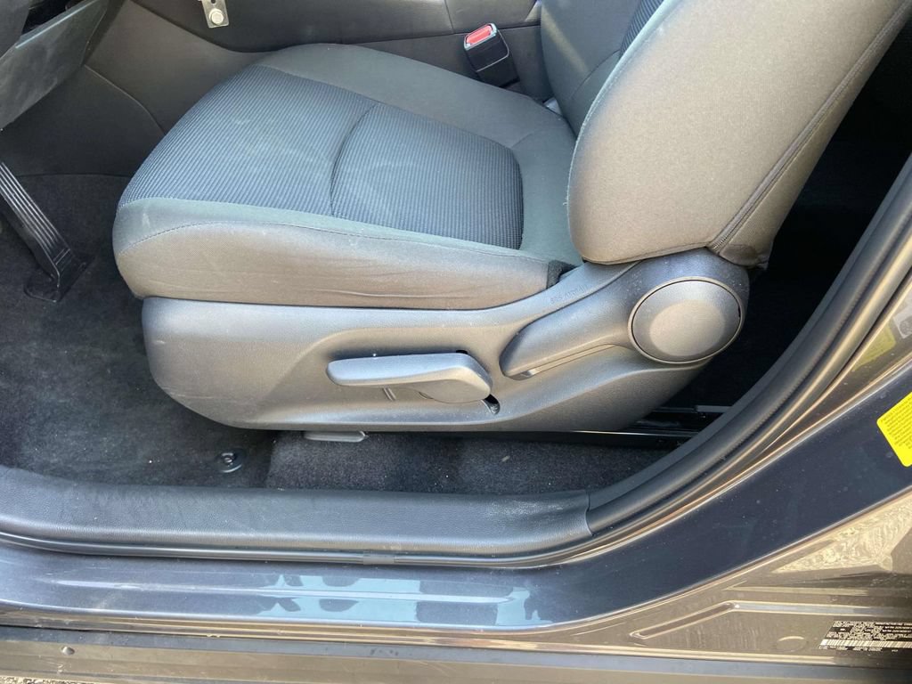 Used 2025 Toyota RAV4 LE AWD/4WD image 13
