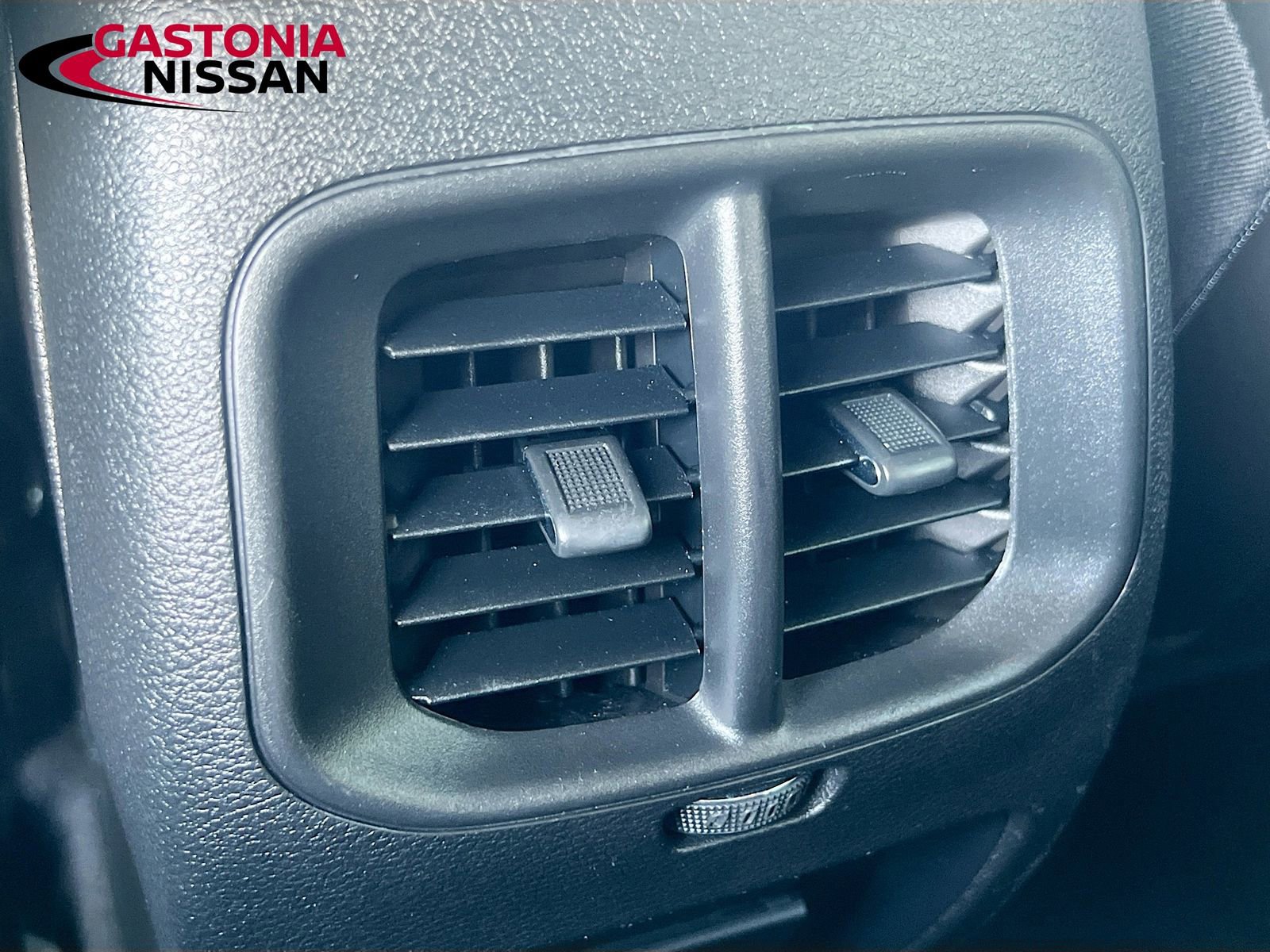 Used 2019 Jeep Cherokee Latitude Plus w/ Cold Weather Group image 33