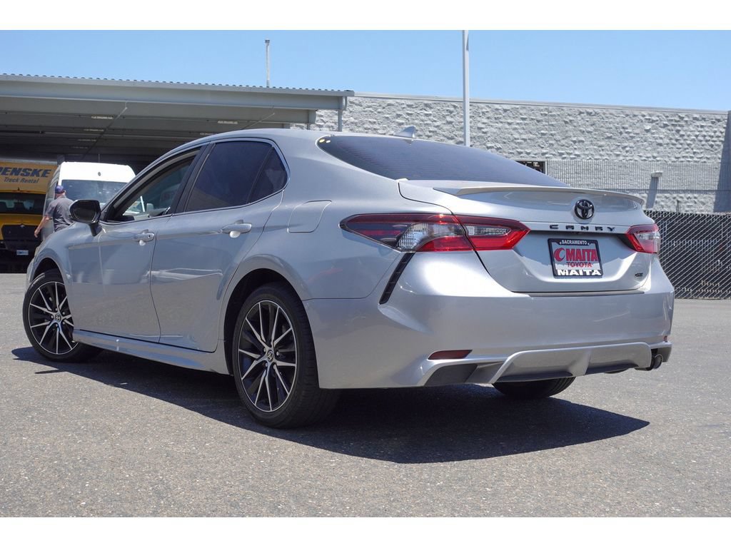 Used 2024 Toyota Camry SE FWD image 7