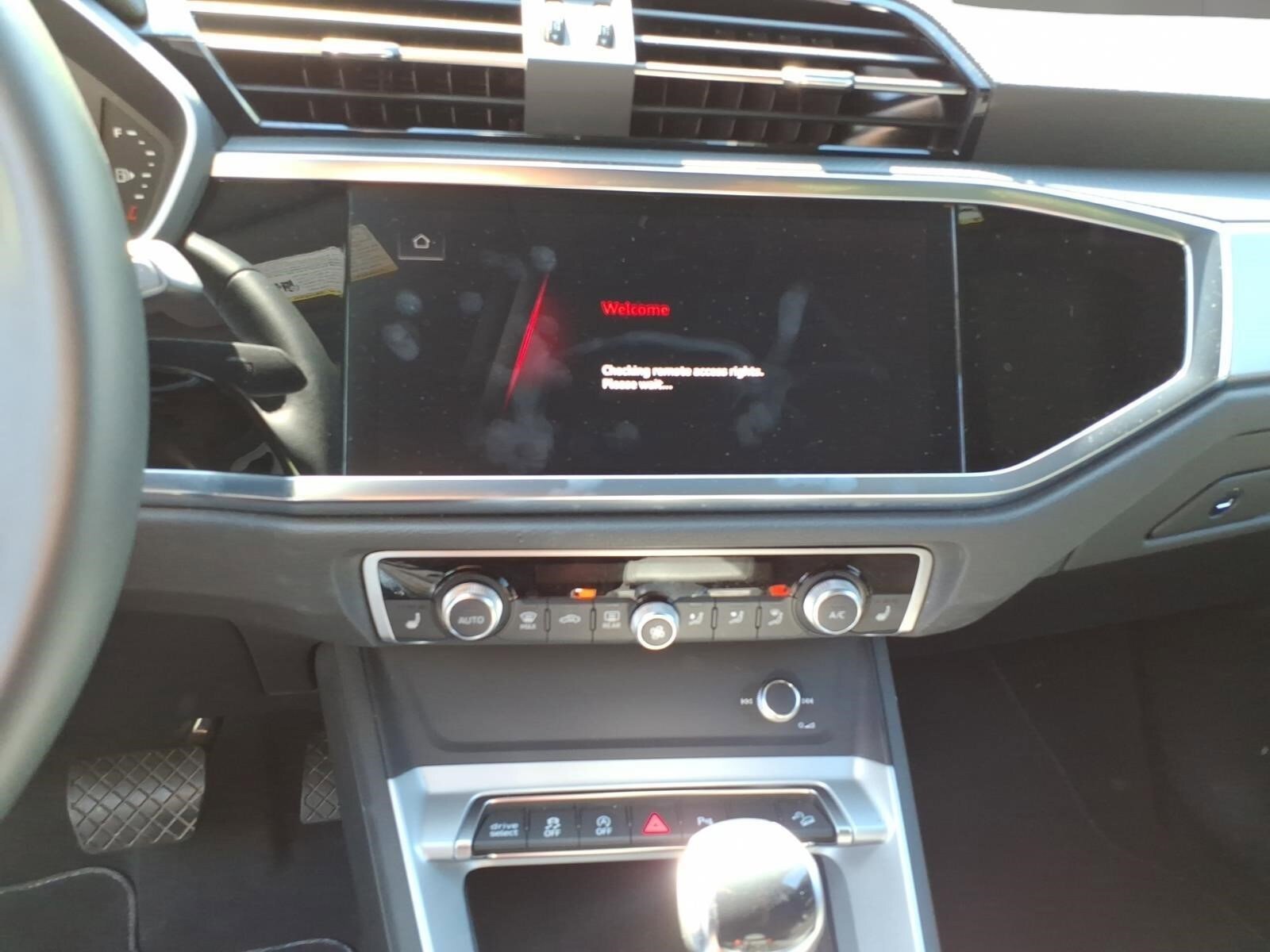 Used 2025 Audi Q3 2.0T Premium AWD/4WD image 17
