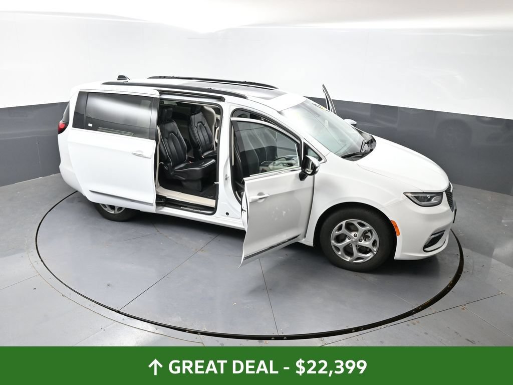 Used 2023 Chrysler Pacifica Limited FWD image 63
