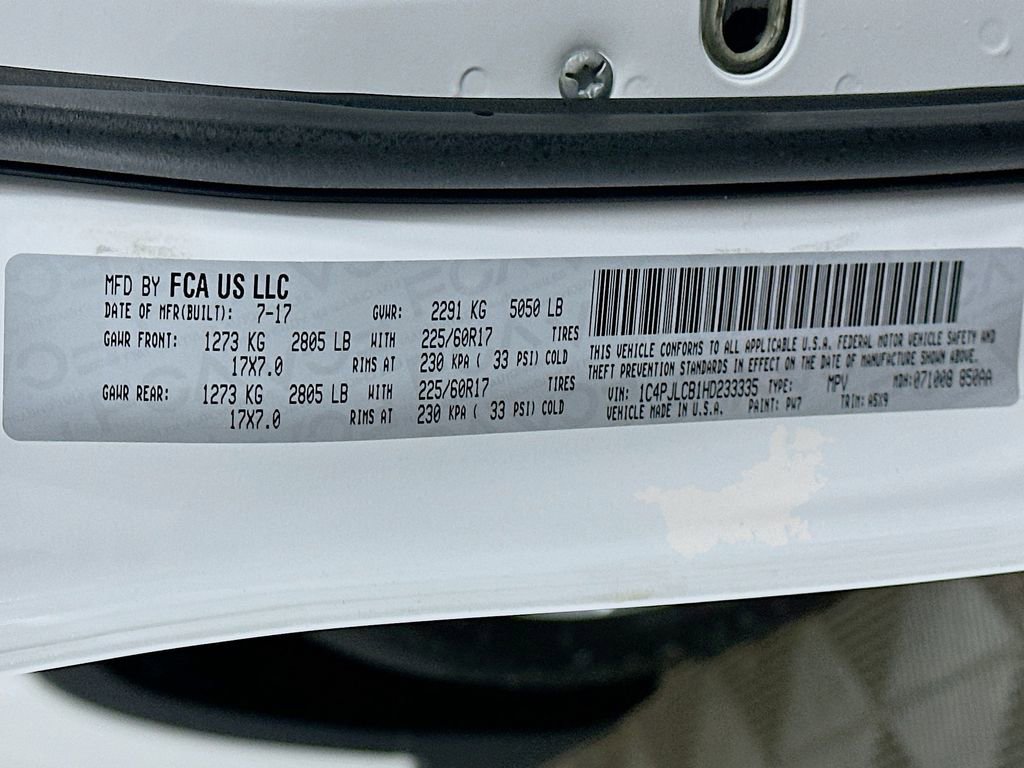 Used 2017 Jeep Cherokee Latitude w/ Comfort & Sound Group image 37