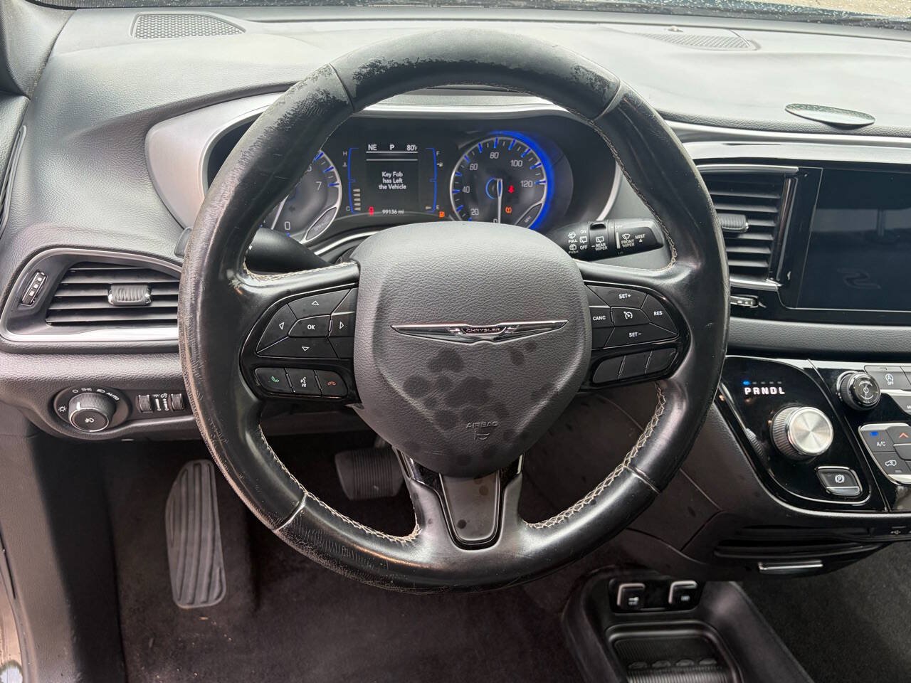 Used 2018 Chrysler Pacifica Touring-L w/ Premium Audio Group FWD image 10