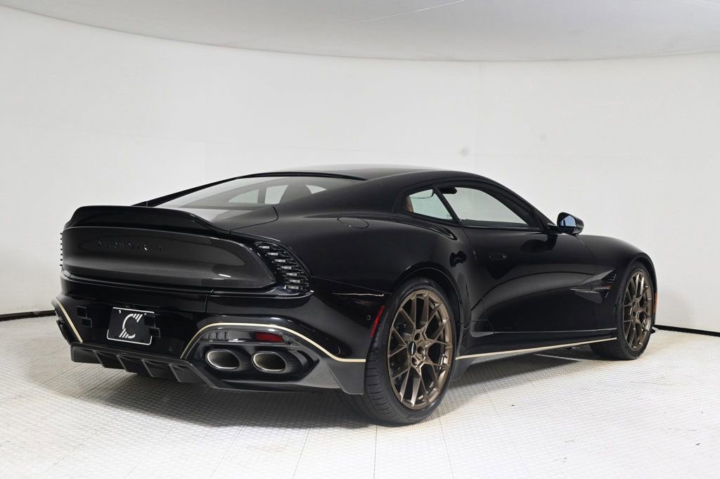 Used 2025 Aston Martin Vanquish image 17