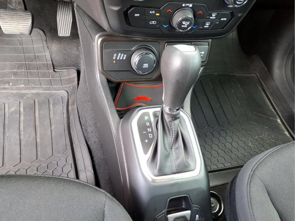 Certified 2019 Jeep Renegade Altitude w/ Quick Order Package 2XM AWD/4WD image 27