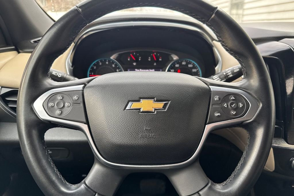 Used 2023 Chevrolet Traverse LT w/ Rear Camera Mirror Package AWD/4WD image 24
