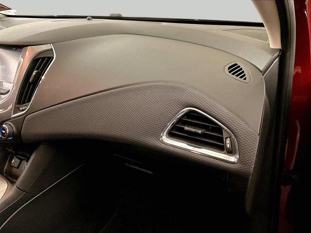 Used 2018 Chevrolet Cruze LT w/ Convenience Package FWD image 15