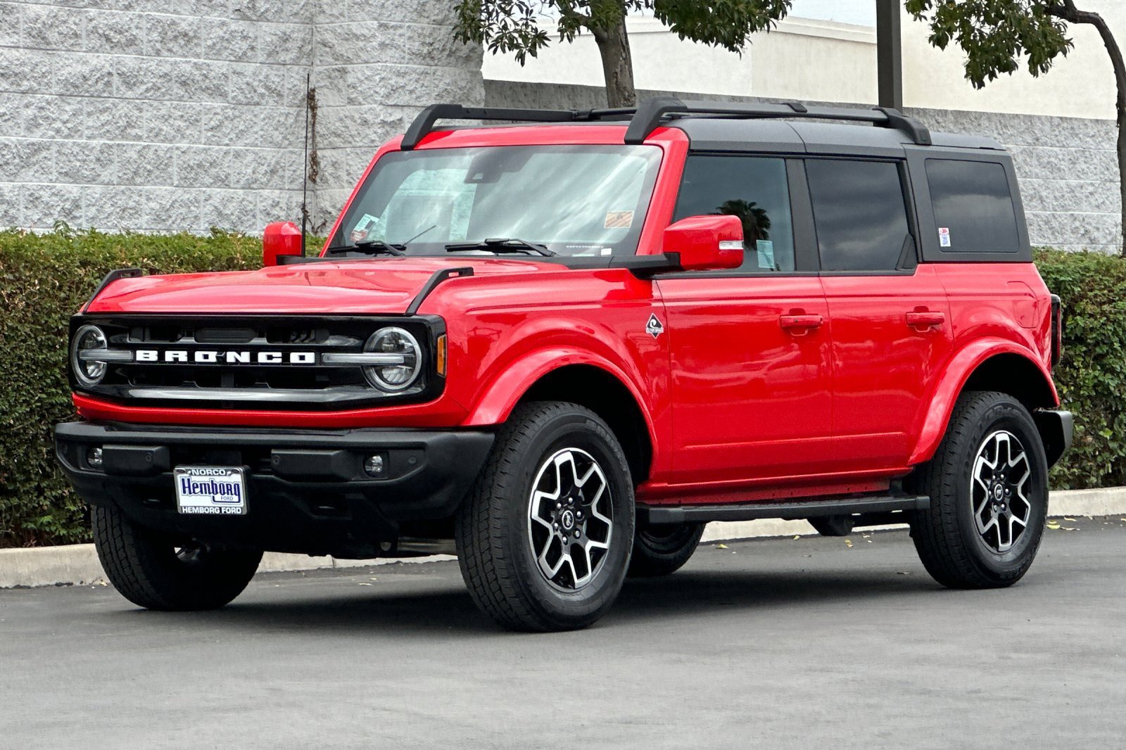 Used 2023 Ford Bronco Outer Banks image 8